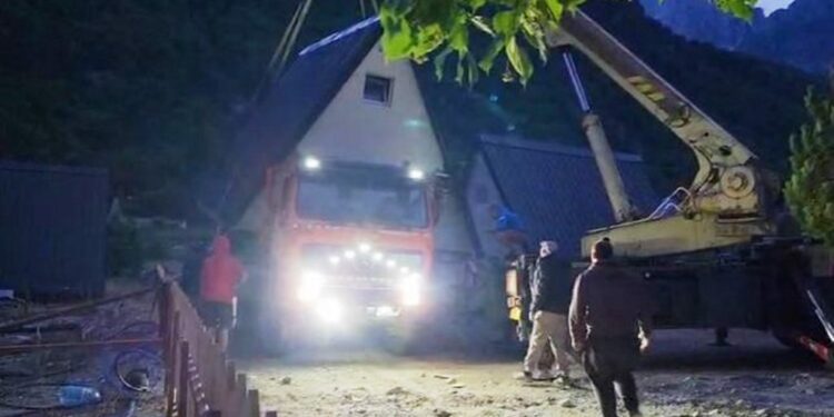 Banorët e Thethit bllokojnë rrugën, Rama: Marrëzi kriminale!