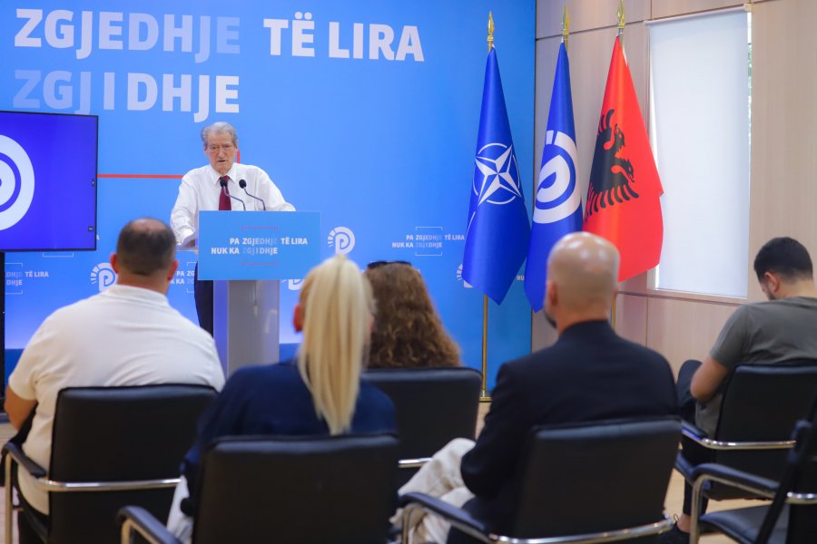 Berisha akuzon: SPAK po mbron organizatat kriminale të Suel Çelës dhe Altin Troplinit