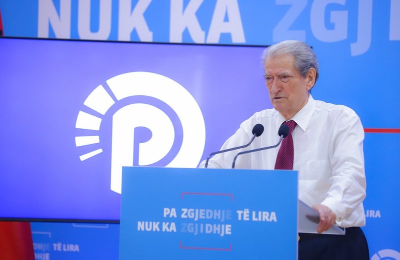 Berisha i shqetësuar për shkarkimin e drejtorëve të PS në Vlorë: Akte të tilla ndodhin vetëm në Korenë e Veriut