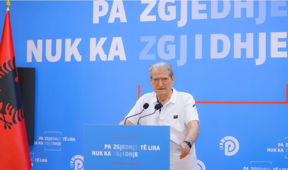 Berisha nuk pranon “nenin Basha”: U bë për rastet kur ka zgjedhje dhe jo farsa elektorale