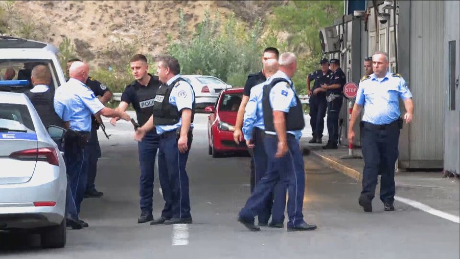 Bllokada që zgjati pak orë në pikën e Merdarës/ Serbia bllok kufirit me Kosovën