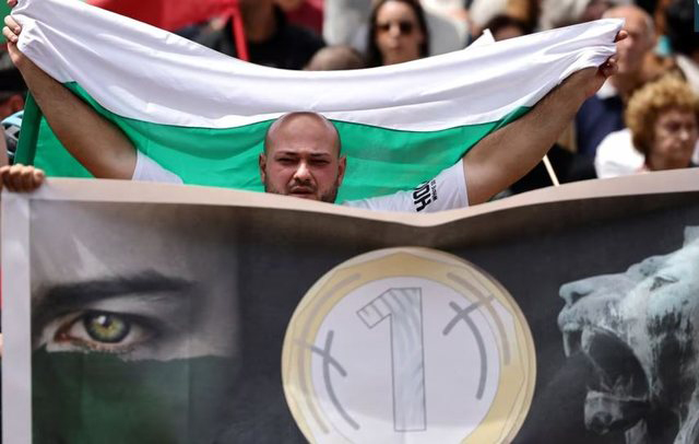 Bullgari, Euro sjell mundësi, jo garanci