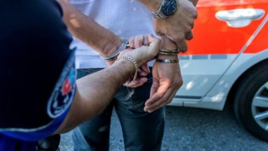 Çifti shqiptaro-italian kapen me 1.4 kg kokainë dhe ekstazi në Zvicër