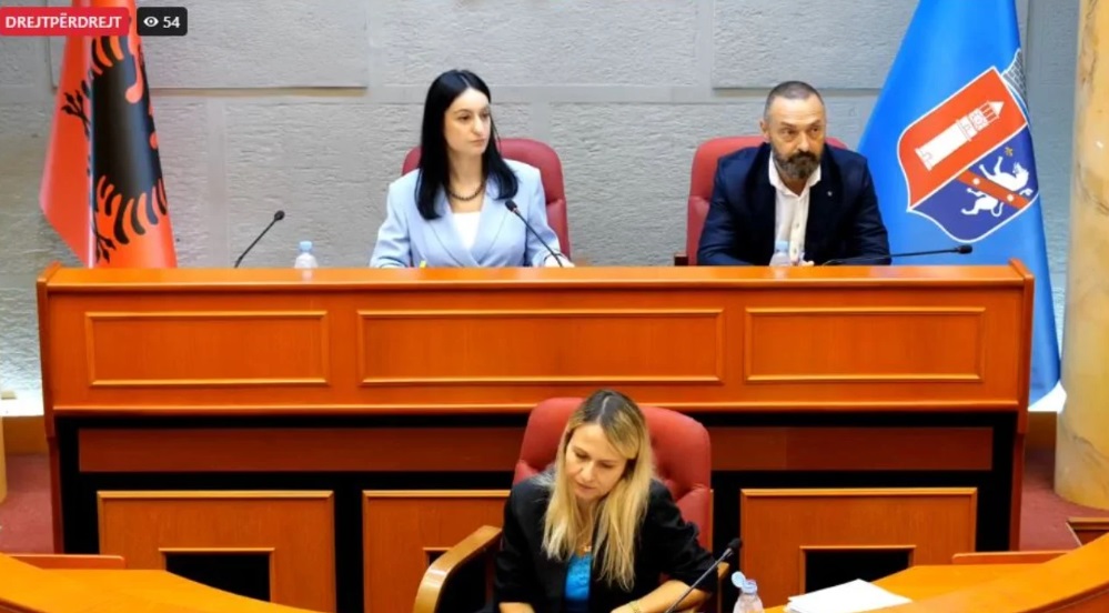 Debat në Këshillin Bashkiak të Tiranës/ Teliti: Veliaj u mor i pandehur, të futet në rend dite diskutimi i situatës aktuale!