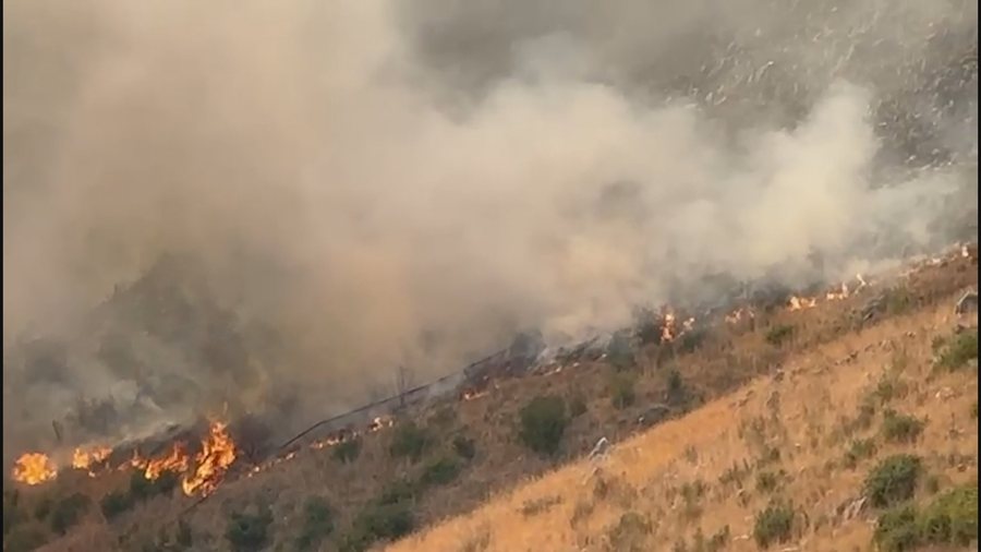 DETAJE / Evakuohen banorët, situatë e rënduar nga zjarret në fshatrat e Delvinës