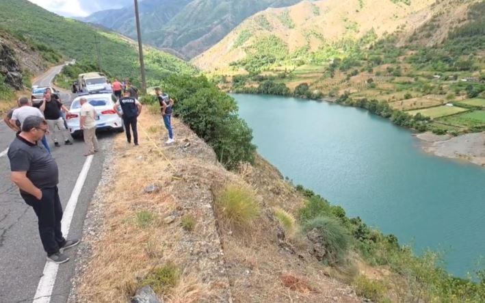 Detajet nga vrasja e 23-vjeçarit Renis Dobra/ Plagë në trup dhe fyt i nxirë, çfarë u fiksua nga kamera e sigurisë…