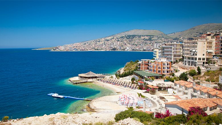 Dhoma Amerikane: Turizmi po dëmtohet nga mungesa e ujit të pijshëm, ujërat e zeza, fuqia punëtore