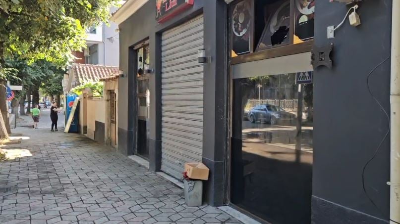 Digjet gjatë natës lokali në Korçë