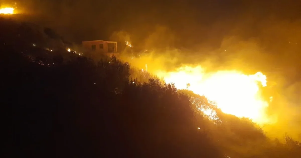 Digjet Himara/ Vatra aktive në Lukovë, Sasaj dhe Shën Vasil, pritet ndërhyrje nga ajri