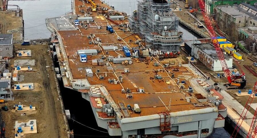 Dikur ishte krenaria e regjimit, aeroplanmbajtësja e vetme ruse do të shitet për skrap