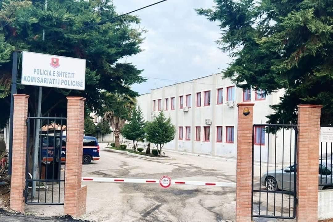 Djali nga Kavaja mashtron babanë, inskenon rrëmbimin duke i kërkuar para