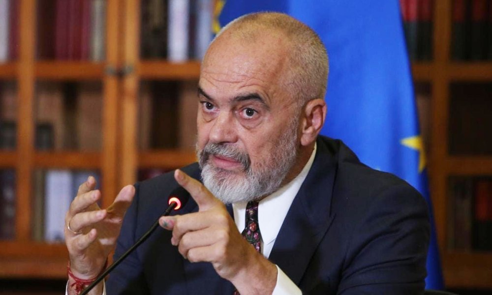 ‘Do mbetesh i bllokuar në këtë rrëmujë politike’, Rama rrëfen këshillën që i dha e ëma para 27 vitesh