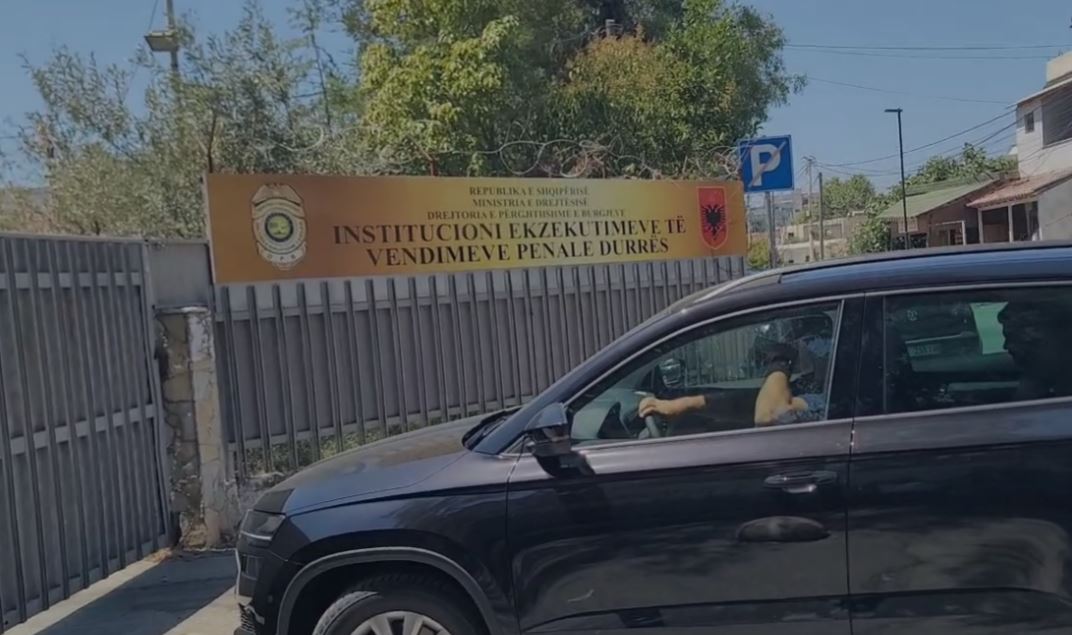 Do t’i komunikohen akuzat Veliajt, oficerë të BKH-së mbërrijnë në burgun e Durrësit për të takuar kryebashkiakun
