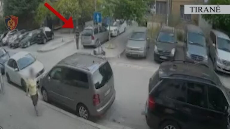 Dogji automjetin e fqinjit dy ditë më parë/ Arrestohet 60-vjeçari në Tiranë