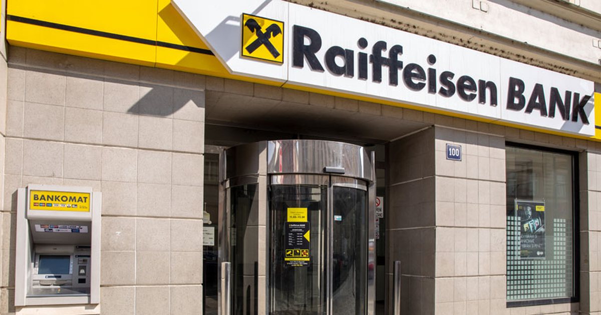 DOKUMENTI- Punonjësja e “Raiffeisen Bank” tërhoqi para nga llogaritë e 10 klientëve