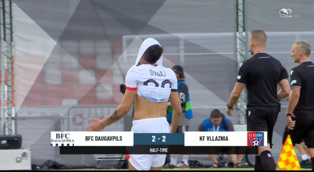 Dramë e madhe në 45 minuta! Daugavpils përmbys Vllazninë në 2 minuta, Mensah humb rastin e pabesueshëm të përmbysjes