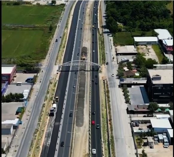 Drejt përfundimit/ Superstrada Tiranë-Durrës, ja si duken pamjet nga kantieri