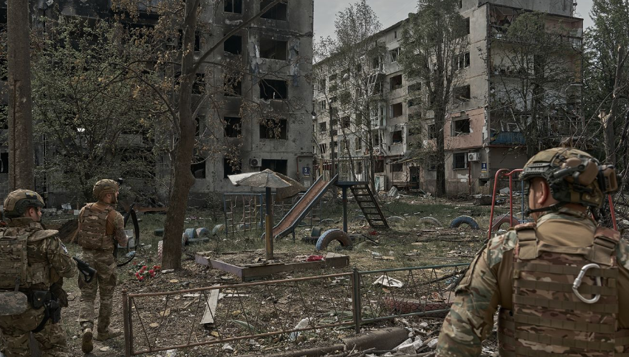 “Duhet të jemi të përgatitur”, komandanti ukrainas paralajmëron ofensivë ruse në Kharkiv