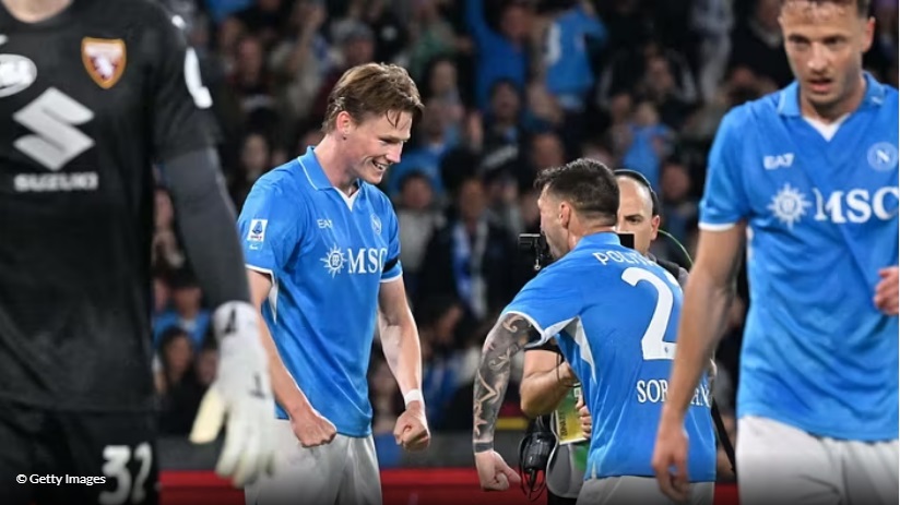 Dy futbollistët e njohur janë të padëshiruar në PL, Napoli përgatit transferimin e tyre