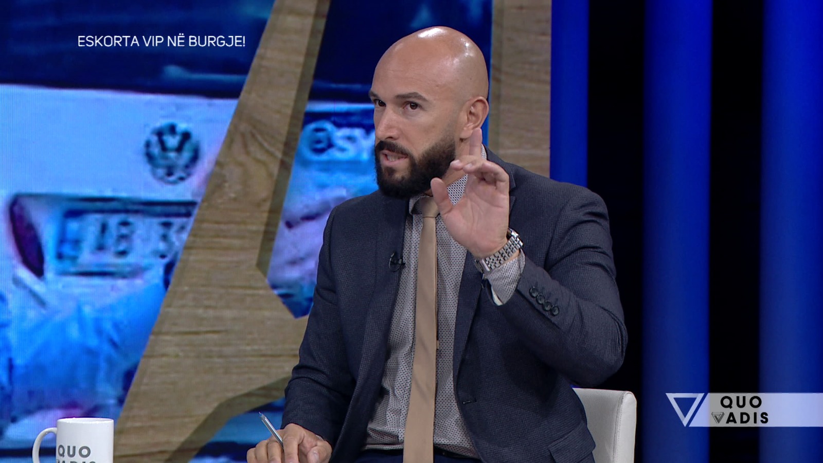 Eksperti i sigurisë nxjerr shifrat: 1500 euro për të futur një celular në burg