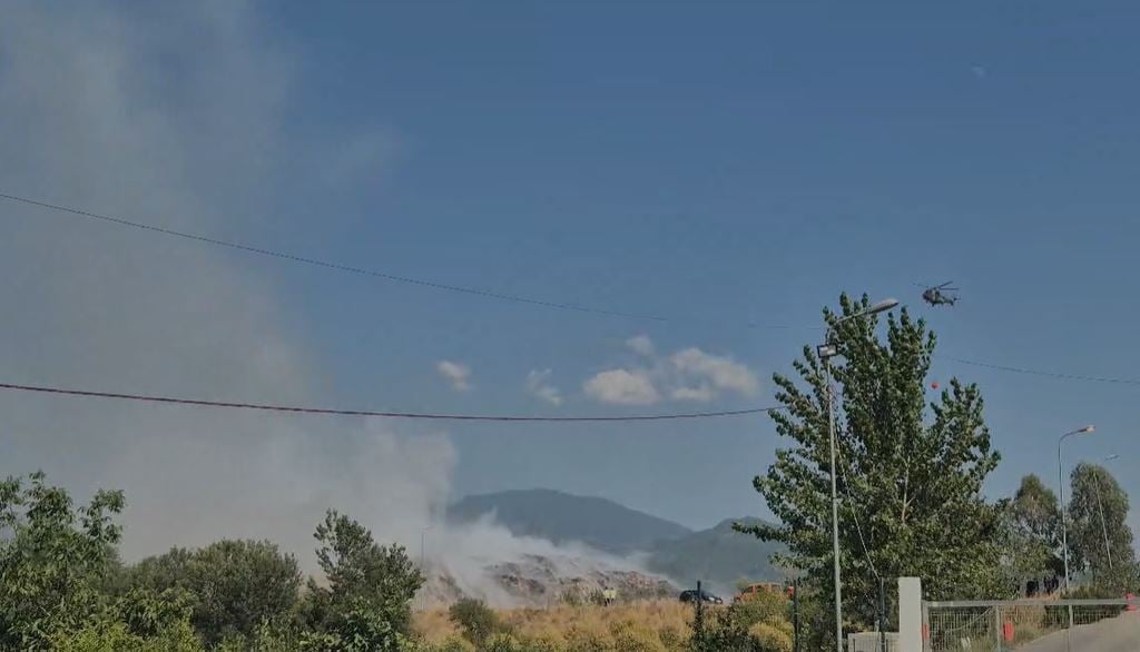 Elbasani 72 orën nën ‘pushtetin’ e flakëve, forca të shumta zjarrfikësesh në vendngjarje, si paraqitet situata