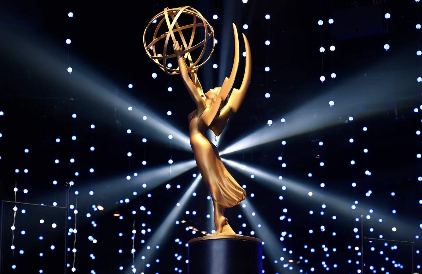 EMMY Awards 2025: Rikthehen emrat e mëdhenj dhe surprizat e vitit!