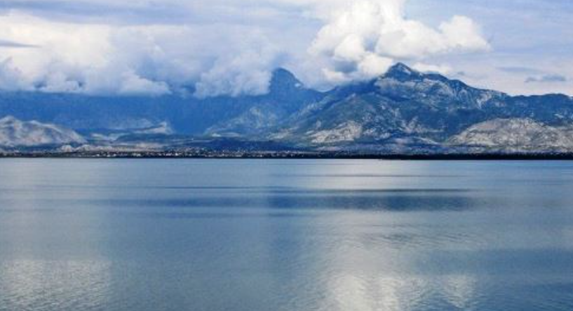 EMRI/ Tentoi të ndihmojë dy turistët, mbytet drejtuesi i varkës në liqenin e Shkodrës