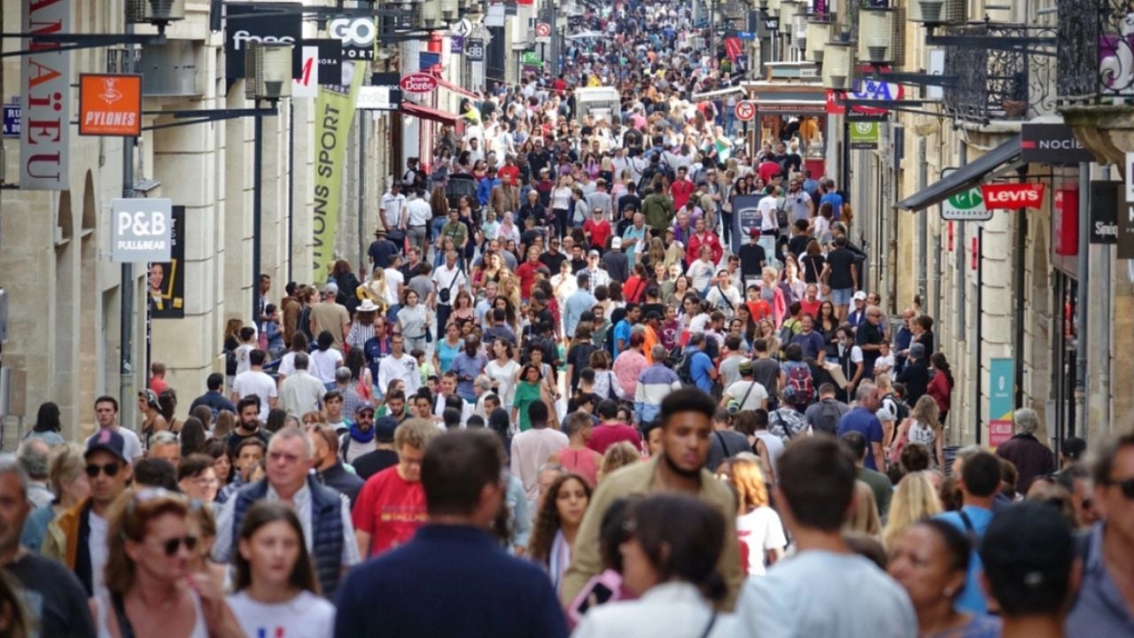 Eurostat publikon shifrat, popullsia e Europës është rritur 4 vitet e fundit për shkak të imigracionit, vdekjet vazhdojnë t’i tejkalojnë lindjet