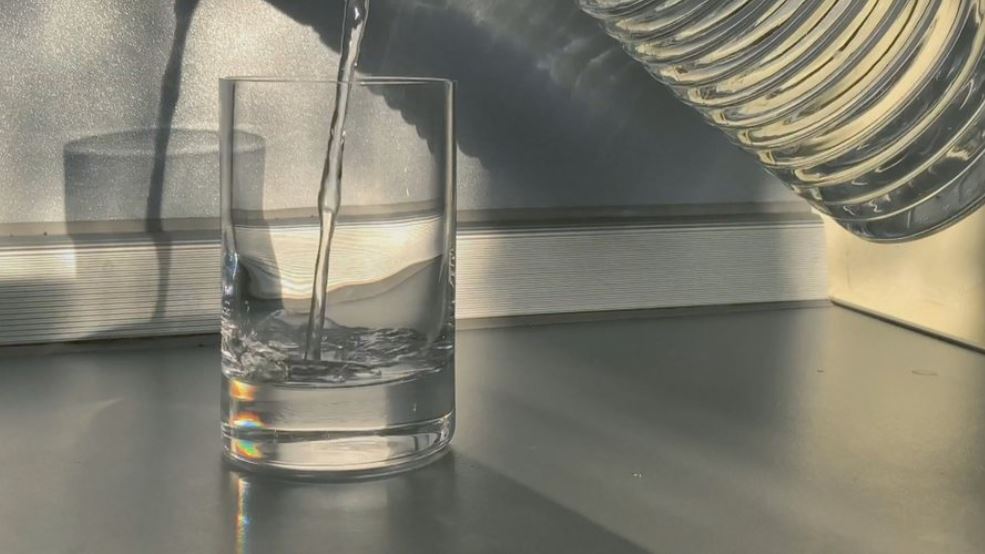 Fatura më të kripura/ Rritet çmimi i ujit të pijshëm, ja bashkitë që preken dhe do të paguajnë 87% më shumë