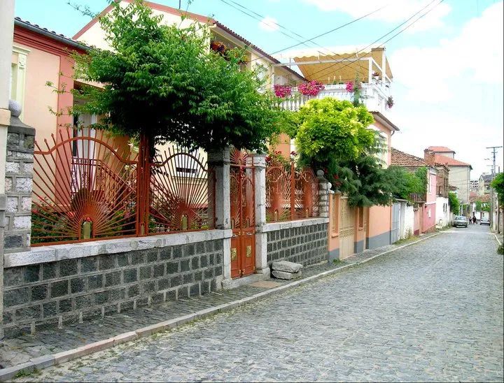 Festivali i muzikës elektronike Lumina, Filo: Korça, skenë e ritmit dhe dritës