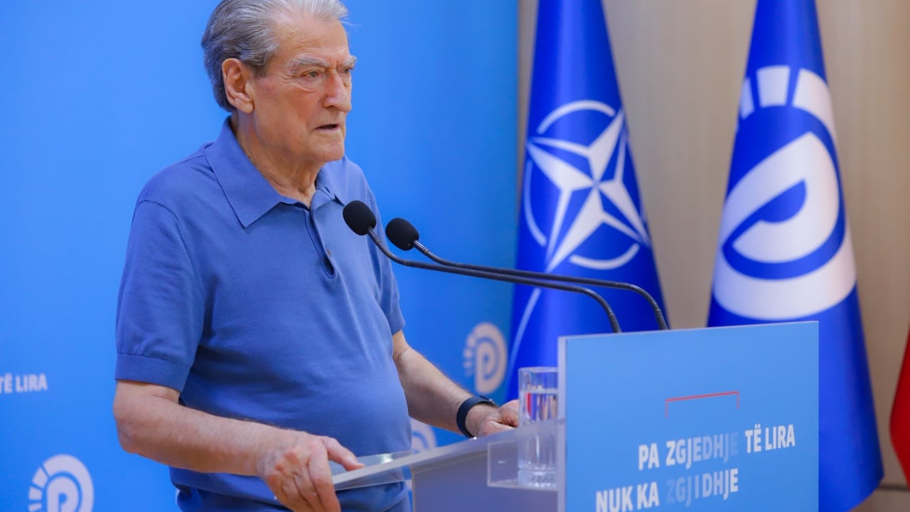 “Foltore 2” pas humbjes në 11 Maj, Berisha: Jemi parti e lirisë, por ata që nuk i cilësojnë zgjedhjet farsë, kanë mungesë kulture elektorale