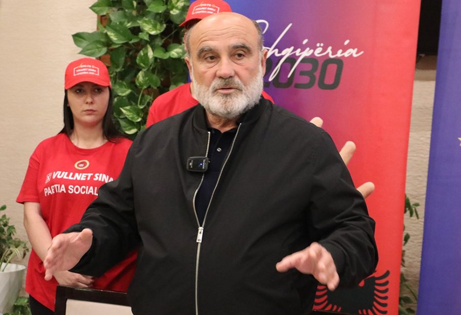 FOTO/ Vullnet Sinaj sfidon Ramën: Të hapen kamerat e 11 majit