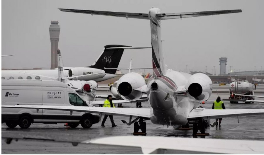 Franca dhe Spanja i bashkohen iniciativës globale për taksimin e fluturimeve luksoze me qëllim mbështetjen e veprimeve klimatike