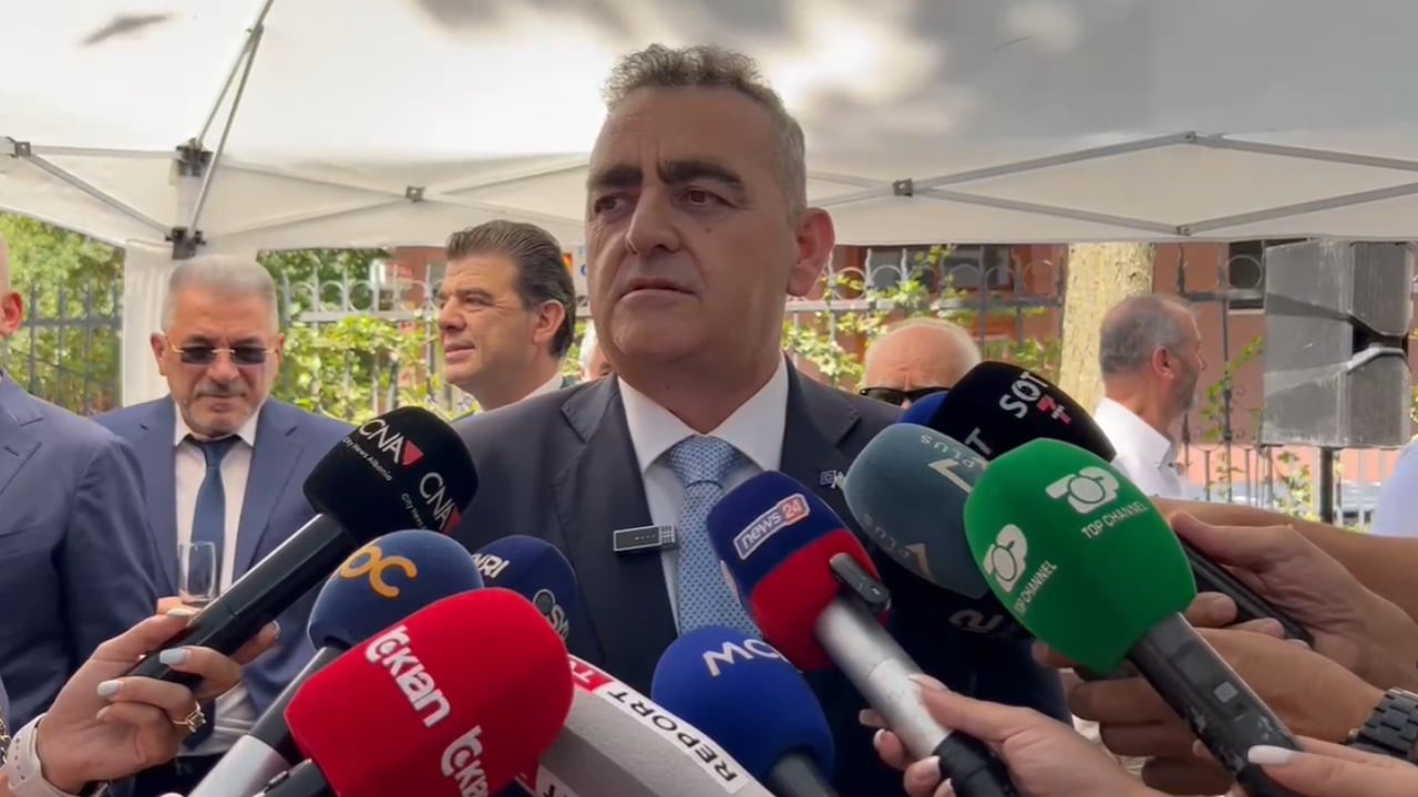 Fredi Beleri merr pjesë në inaugurimin e konsullatës greke në Korçë: Ngjarje historike, festë