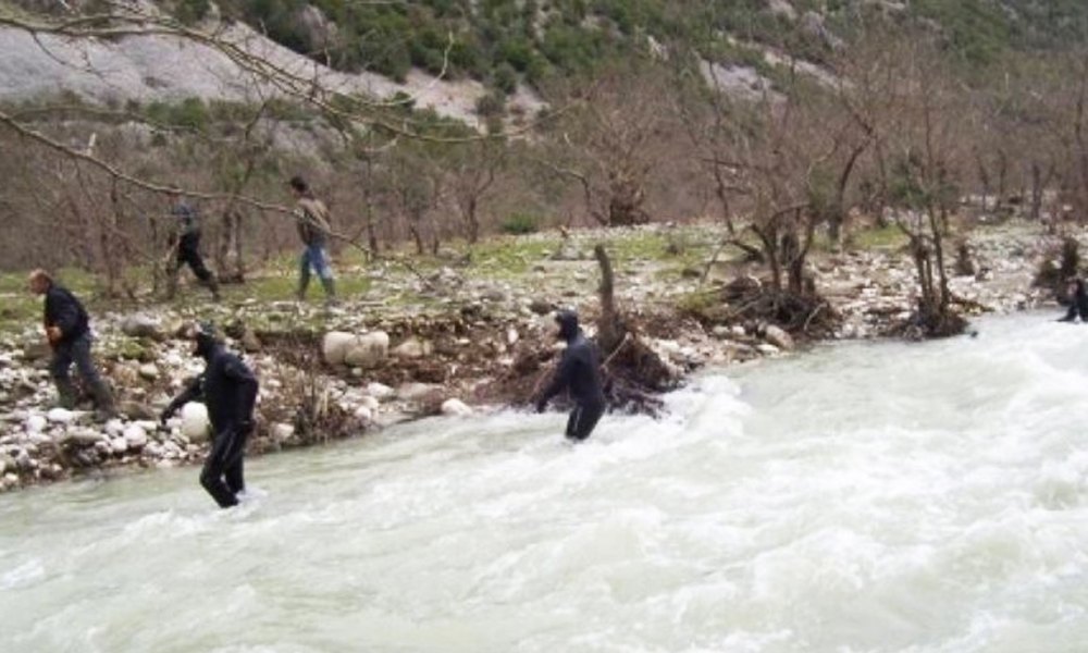 Fundi tragjik/ Ishin duke ruajtur bagëtitë, dy të miturit mbyten në lumin Shkumbin