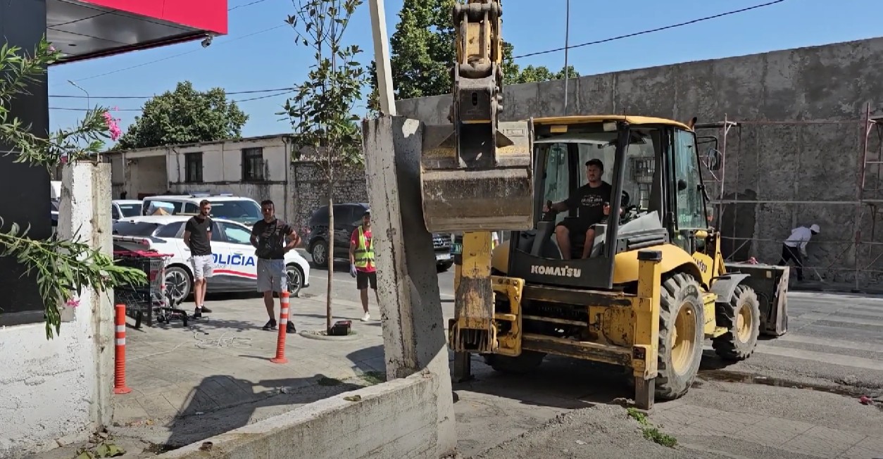 Gardhe që rrezikojnë jetën: Bashkia Shkodër nis aksionin për lirimin e hapësirave