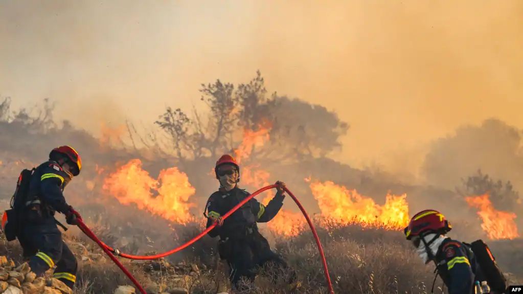 Greqia përballet me temperatura ekstreme, merren masa të reja për mbrojtjen e punëtorëve