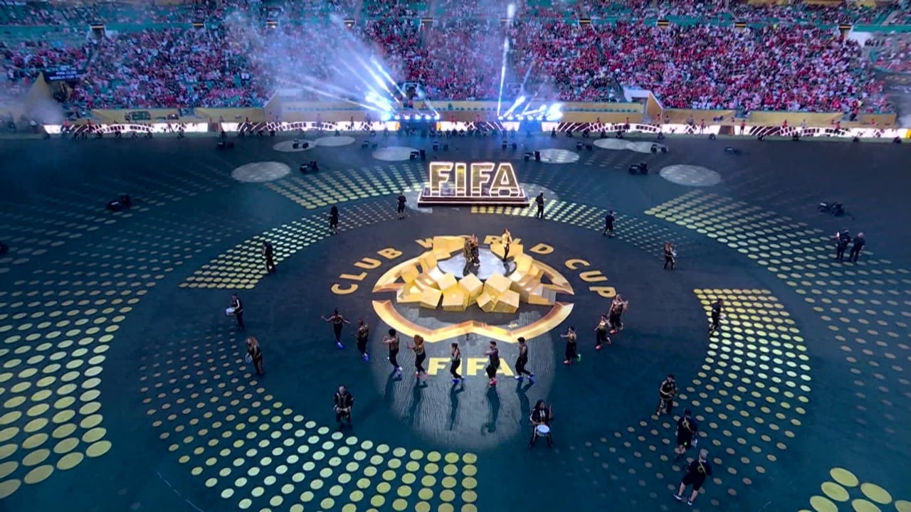 Himni i ri zyrtar i FIFA-s/ Koncerti finales, Robbie Williams dhe Laura Pausini përpara 82.500 spektatorëve në “MetLife”