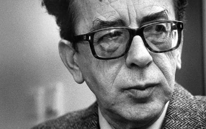 Homazh në njëvjetorin e ndarjes nga jeta të shkrimtarit më të madh shqiptar, Ismail Kadare
