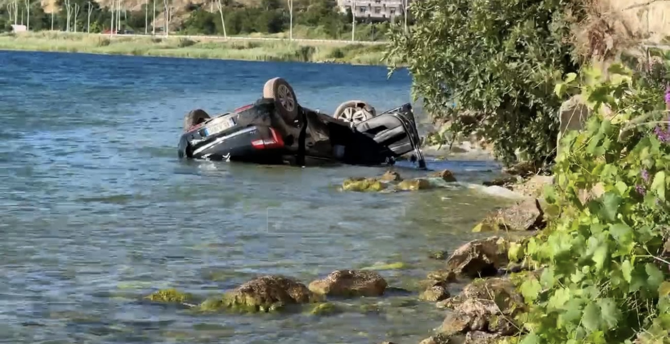 Humbi kontrollin e mjetit dhe përfundoi në liqen, ndërron jetë 34-vjeçari në Pogradec