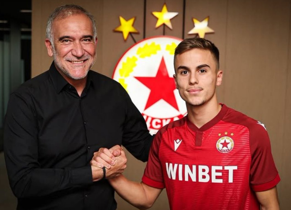“I dyti në histori pas Altin Haxhit”! CSKA zyrtarizon 19-vjeçarin e Vllaznisë: Kemi marrë një nga talentet më të mëdhenj të futbollit shqiptar