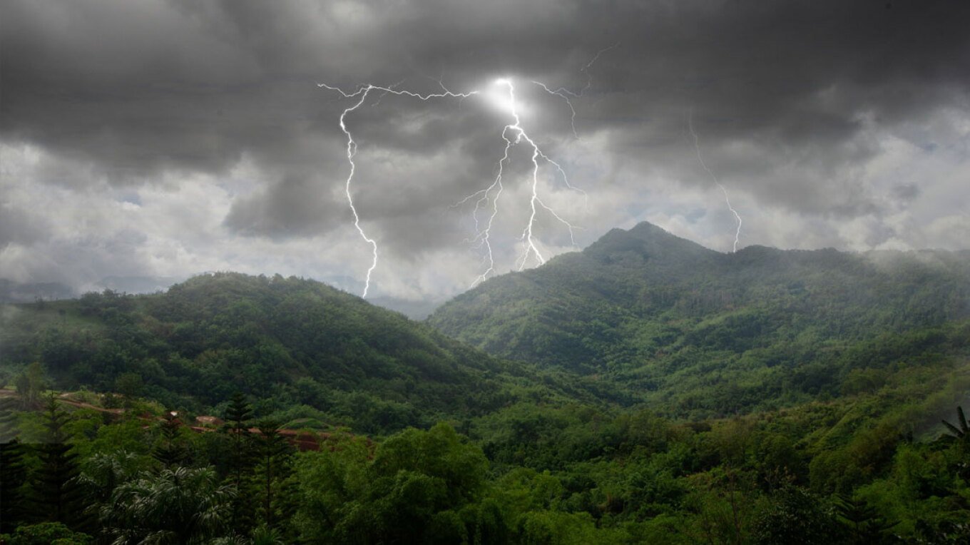 Indi, të paktën 33 të vdekur nga goditjet e rrufeve në verilindje të vendit