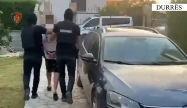 Inskenon rrëmbimin e vet për të marrë para nga babai/ I riu planifikoi skemën e mashtrimit, përfundon në pranga