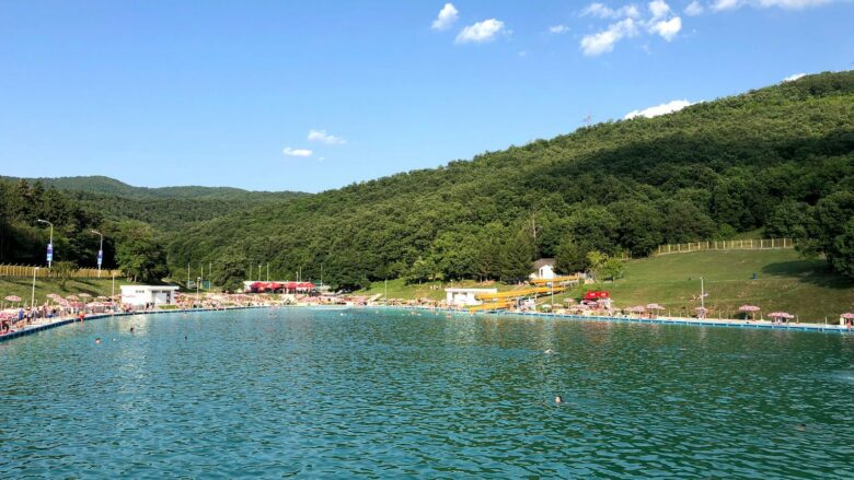 Inspektorati Sanitar mbyll pishinën e Gërmisë pasi IKSHPK njoftoi se uji nuk i plotëson standardet