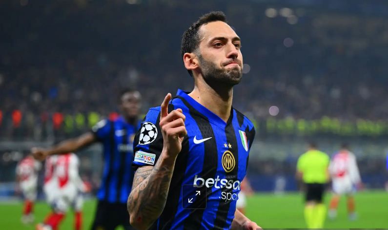 Inter i bën dalje Calhanoglu, e zëvendëson me yllin 50 milionë eurosh të mesfushës