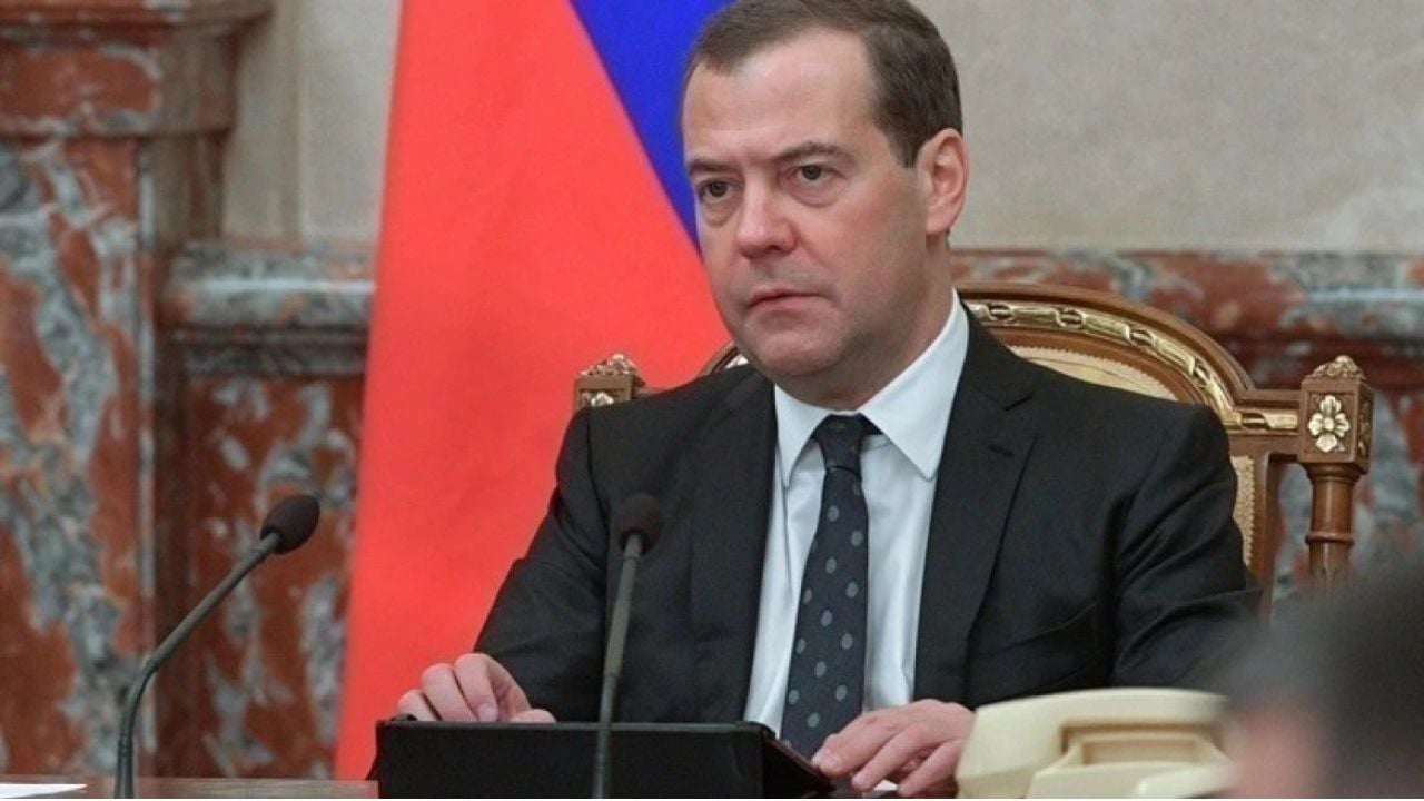 Ish-presidenti rus i përgjigjet kërcënimeve Trump, Medvedev: Nuk na interesojnë “ultimatumet teatrale” të Trump