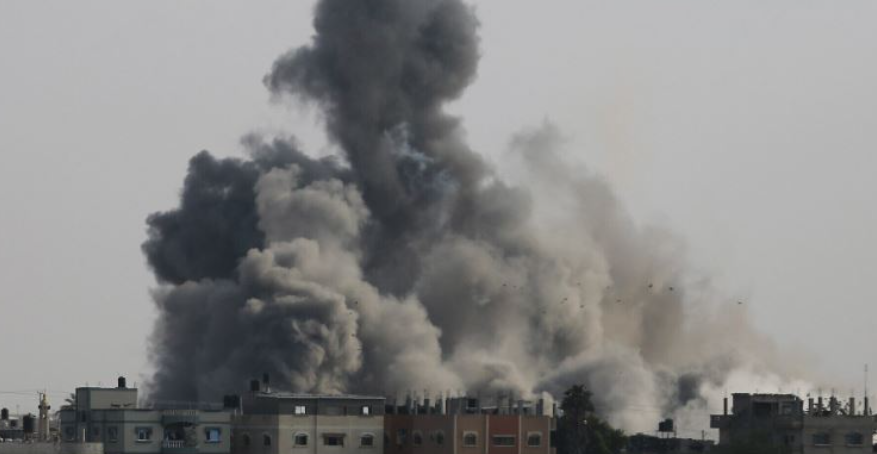 Izraeli sulmon Damaskun mes përshkallëzimit të luftimeve në jug të Sirisë