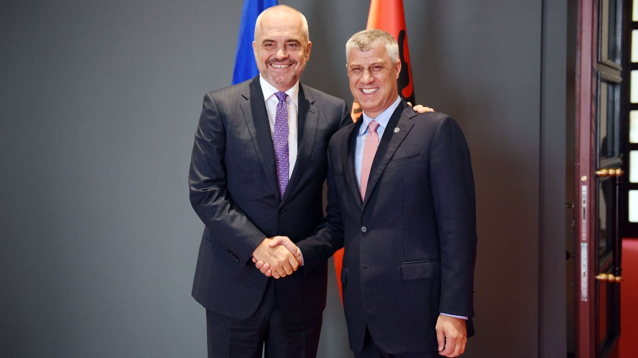 “Jam i privuar përkohësisht, por populli im është i lirë përjetësisht”, Rama shpërndan shprehjen e Thaçit: Shumë e vërtetë Komandant!