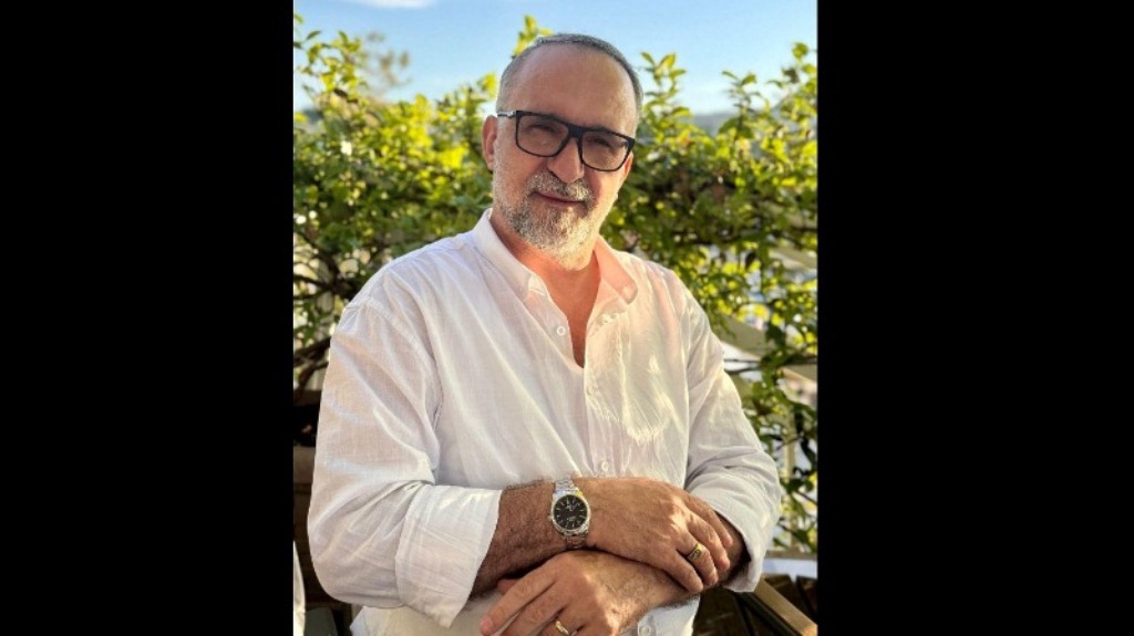 “Jetomë…”, poezi nga Odise Plaku