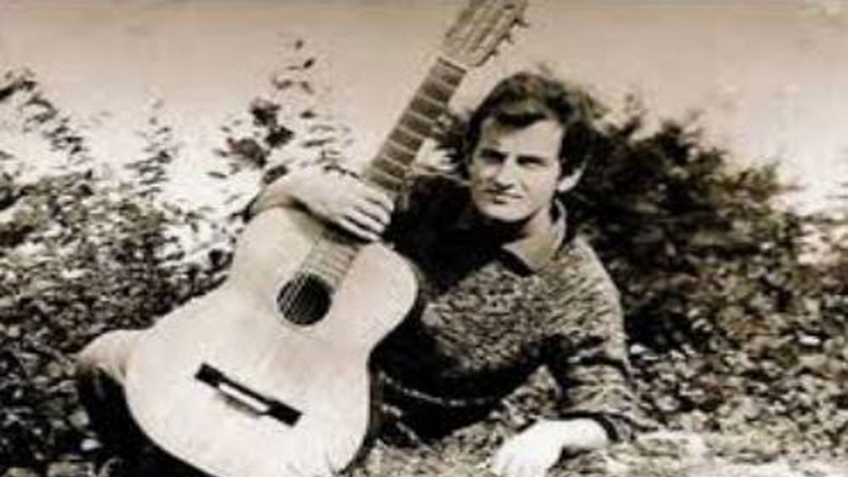 Jusuf Gërvalla: Të kam braktis vendlindje… (teksti dhe kënga)